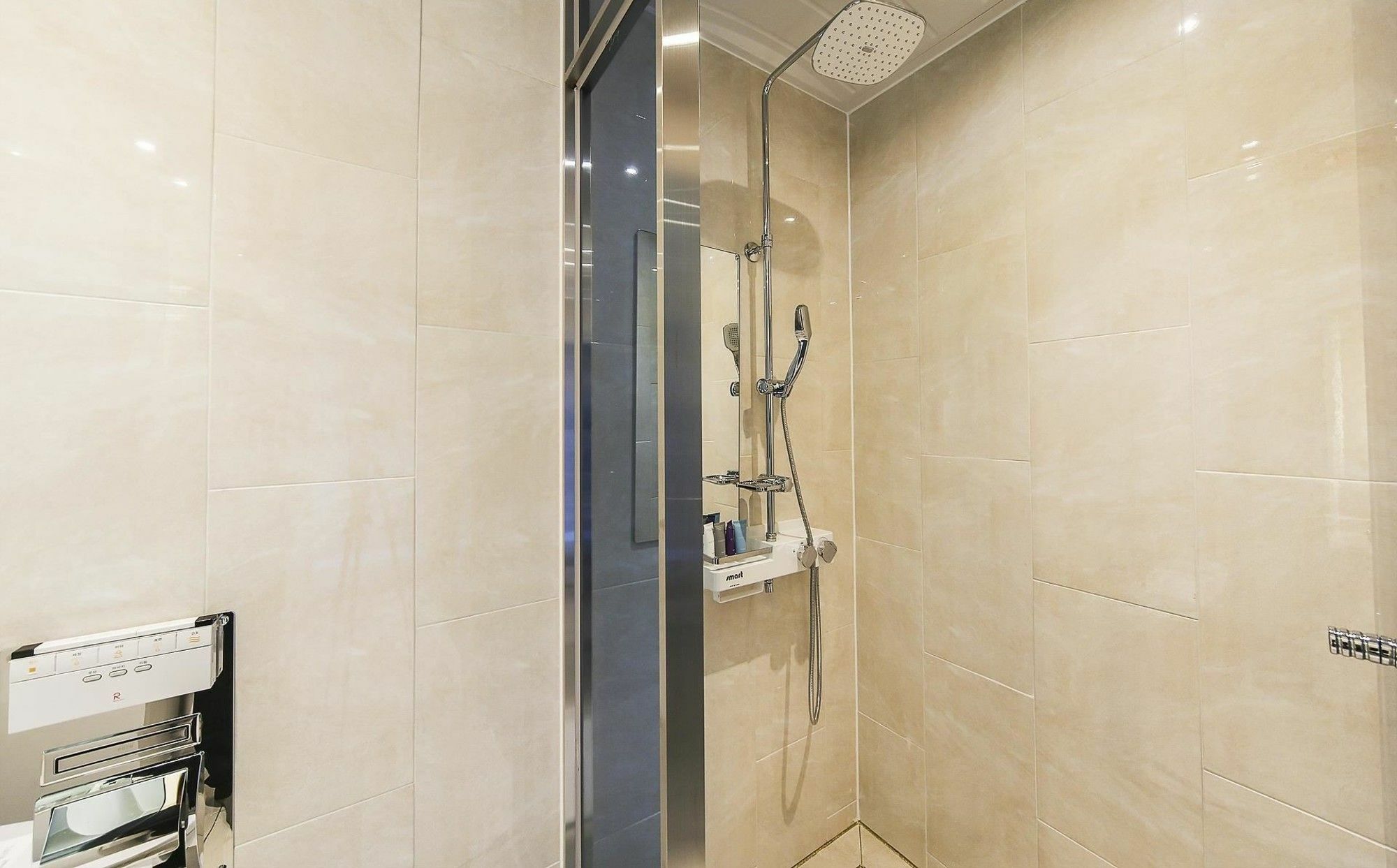 Hotel The One Йосу Екстер'єр фото