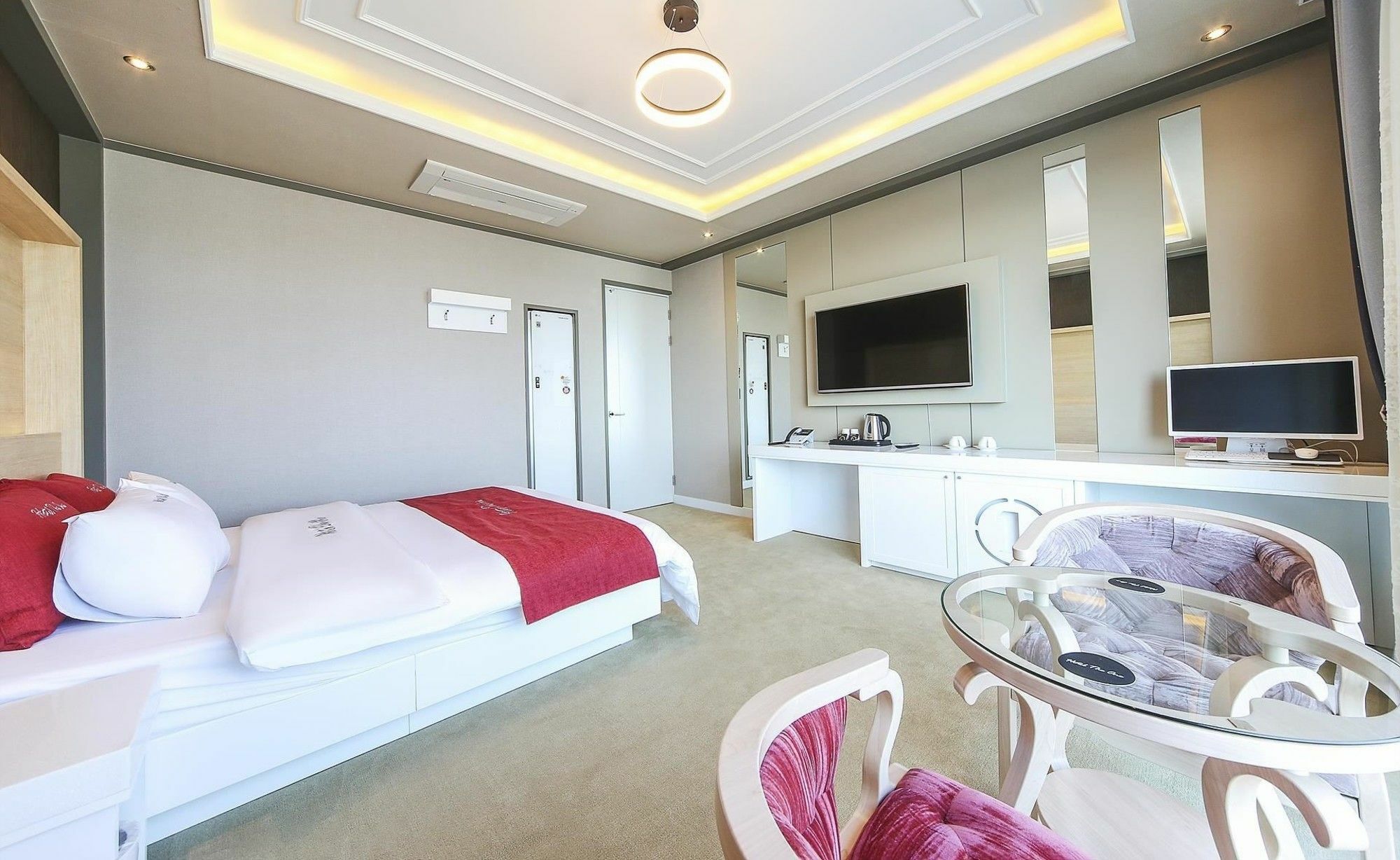 Hotel The One Йосу Екстер'єр фото